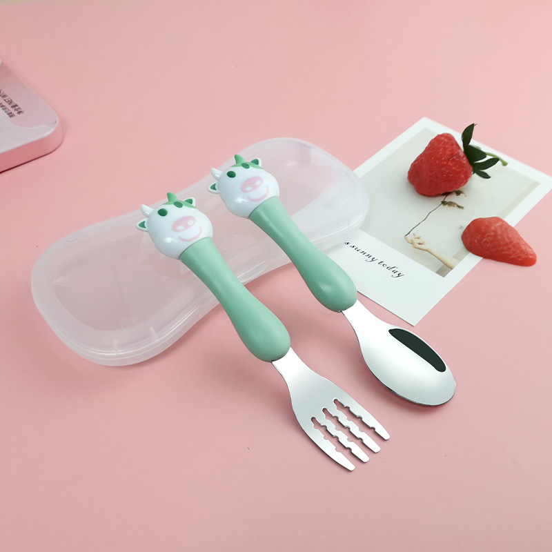 녹색 숟가락 포크