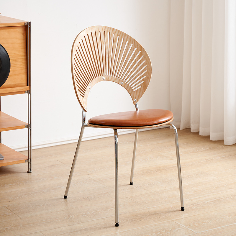 Silla Shell de madera de la pierna de plata + cojín marrón brillante