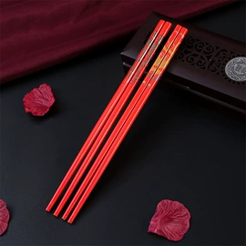 筷子;砧板、菜板;牙签、牙线