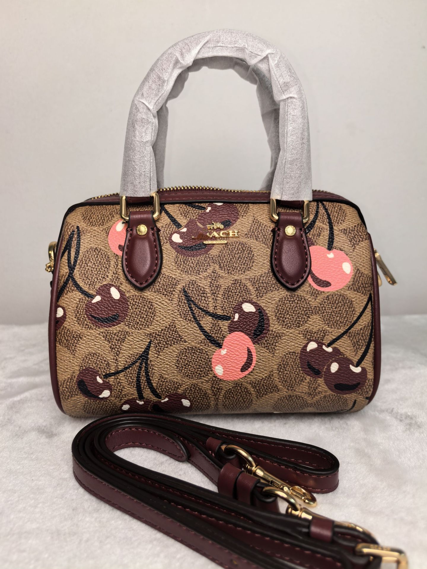 Marrón cereza + caja de aviones