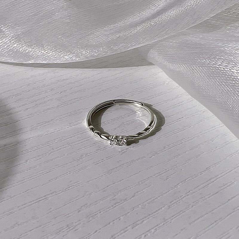 Sparkling Ring For Women, Crafted With Romance.Sleek & Comfortable, Designed To Highlight Your Charm.A Subtle Yet Stunning Piece For Dates,_voghion.com