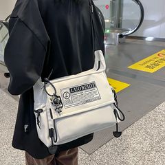 メッセンジャーバッグ メンズ トレンド ブランド ワークウェア ショルダーバッグ メンズ バックパック 大学生 メッセンジャーバッグ レディース クラス 通勤バッグ