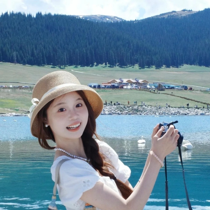 Chapeau bob en paille style hepburn avec nœud pour vacances_voghion.com