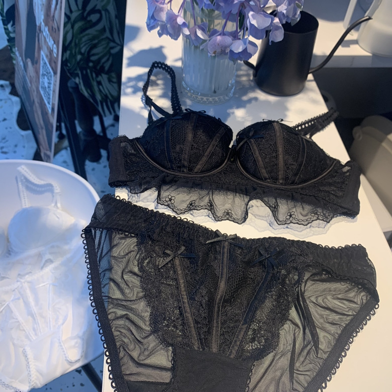 7A0881C6-7A8C-4995-9AD0-8261A0