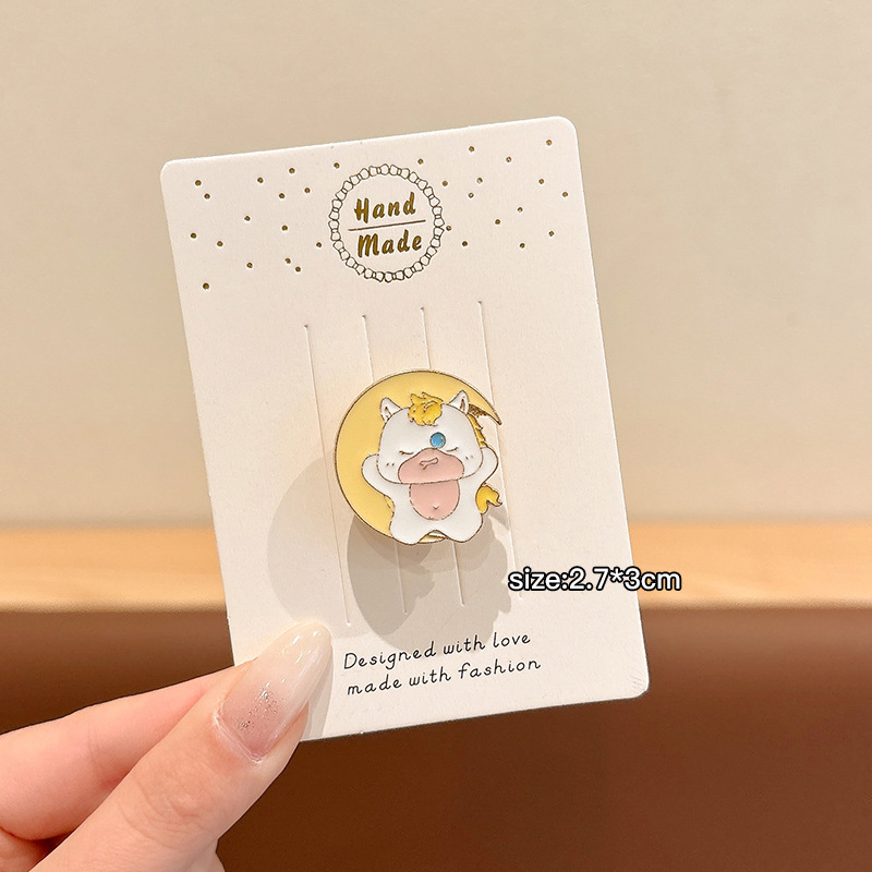 2026 Año Nuevo dibujos animados pony broche insignia año del caballo día de Año Nuevo regalo pequeño para el personal ropa bufandas accesorios