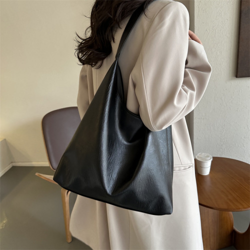 Foreign-style bags, commuter tote bags, women's new trendy solid color texture shoulder bags, this year's popular armpit bags