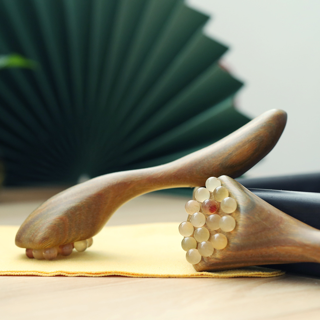 Green sandalwood ruyi ram's horn pointed tail comb massage comb scalp meridian comb universal head and body comb portable comb acupoint therapy