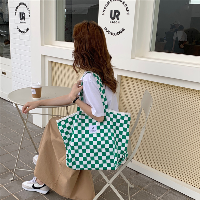 【 In Stock 】18181 checkerboard green checkered canvas bag, school-style commuter single-shoulder bag, retro hand-held tote bag undefined