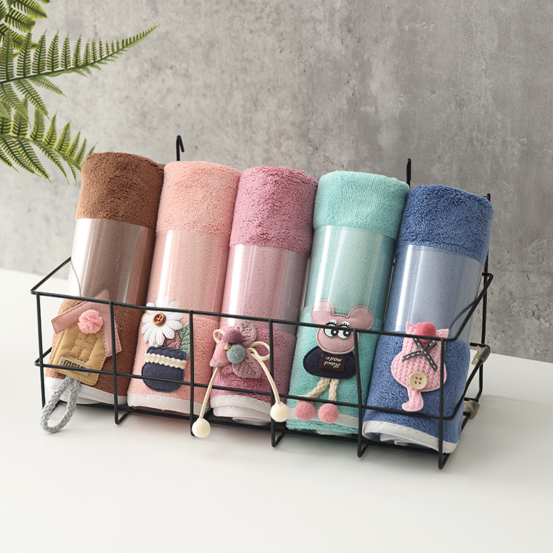 Five sticky flower towels in random colors / 35*75