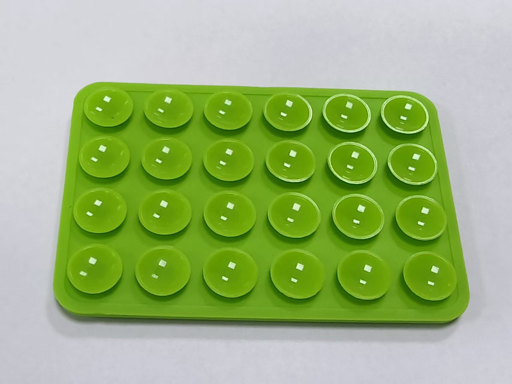 Suministro directo de fábrica de ventosa de silicona ventosa de teléfono móvil ventosa cuadrada ventosa de 24 granos ventosa de soporte para teléfono móvil ventosa de silicona de doble cara