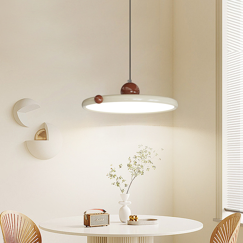 Platillo volador simple lámpara de comedor casera moderna medieval retro cabezal de cama lámpara de cabina de barra de nuez lámpara vertical