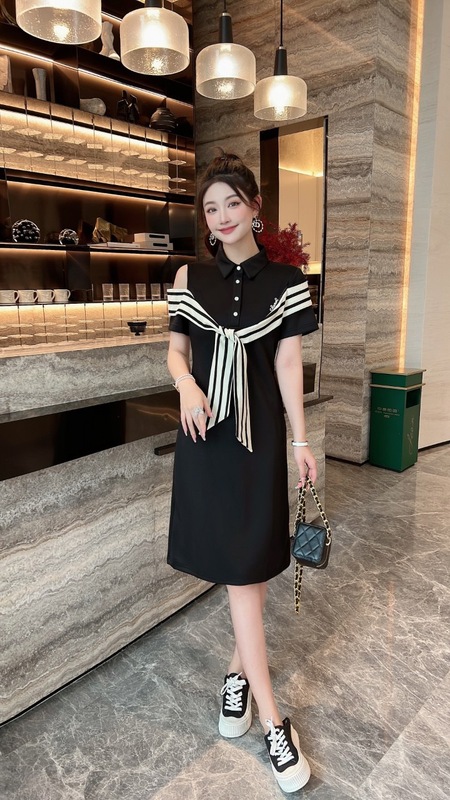 欧美风女装2025夏季连衣裙时尚圆领中袖亮片裙摆修身显气质名媛范|undefined