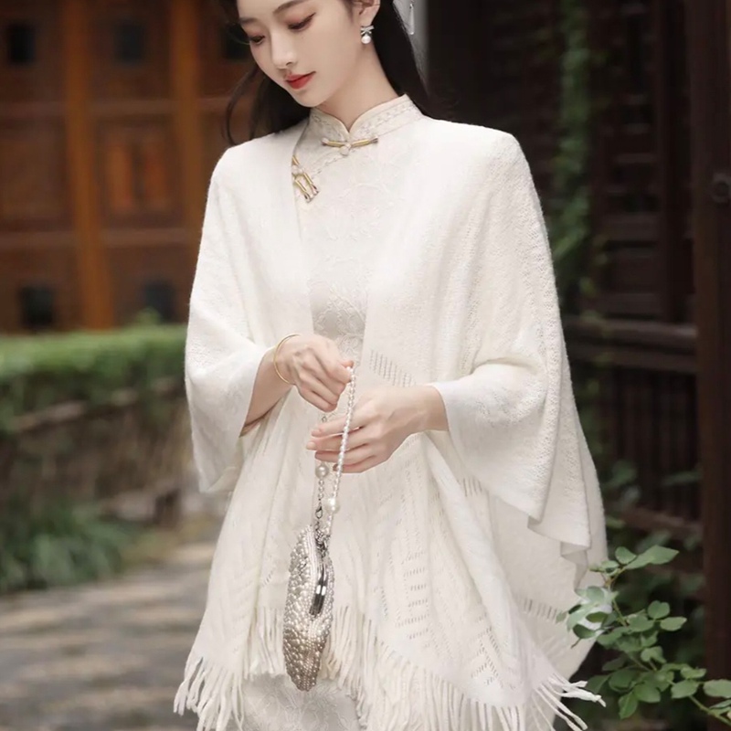 Chinese-Style Cheongsam Shawl for Women 2025 Trendy New Chinese Light Luxury Tassel Outerwear High-End Blouse Cape Scarf