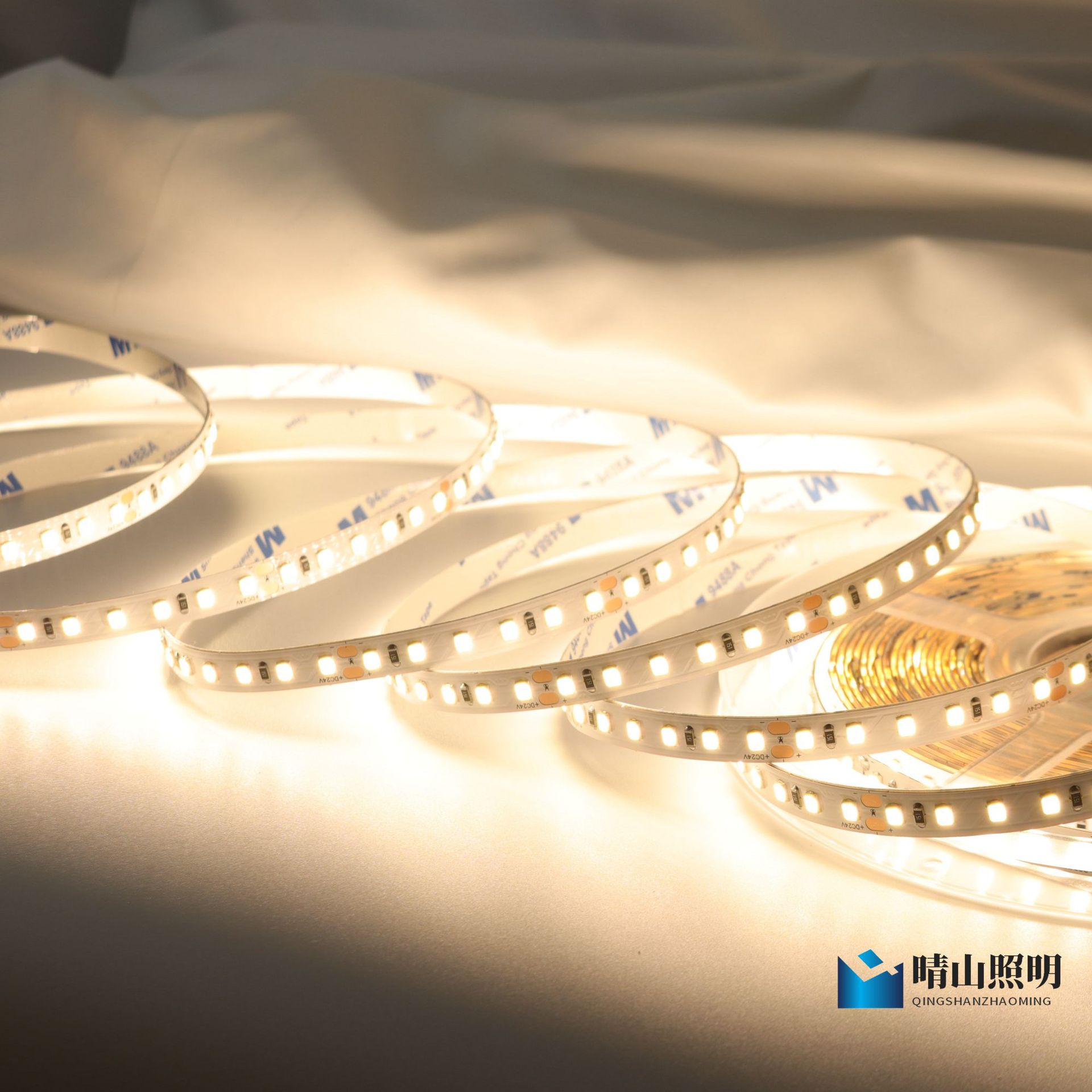 LED inteligente de dos colores lámpara de decoloración con una lámpara de cizalladura 24V casa baja tensión techo de escalera lámpara autoadhesiva al por mayor