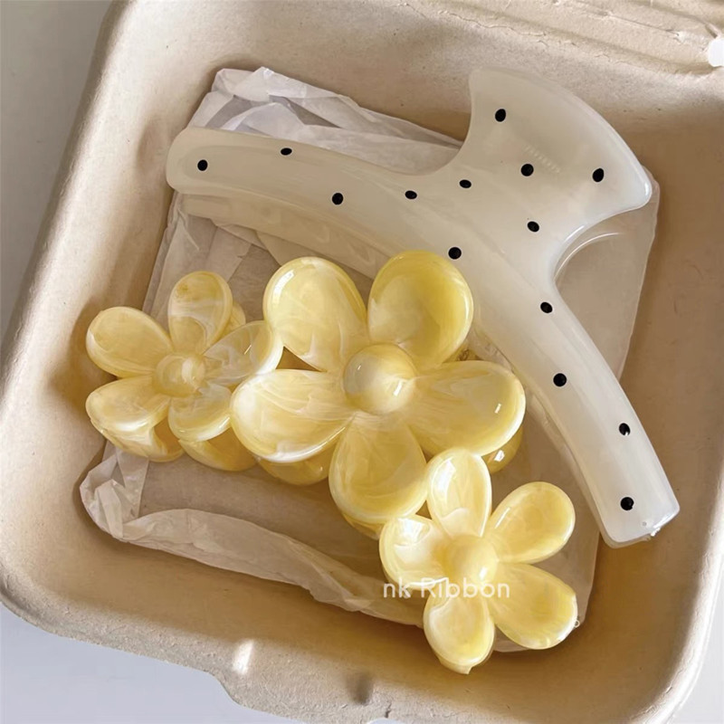 Korean-Style Gentle Polka Dot Hair Clip, Stylish Creamy Yellow Gradient 3D Flower Sunflower Shark Clip Hairpin
