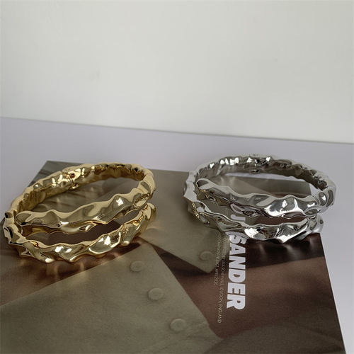 Solid Metal Texture Irregular Double-Open Bracelet with Unique Design, Fashionable and Refined, Lightweight Luxury Band
