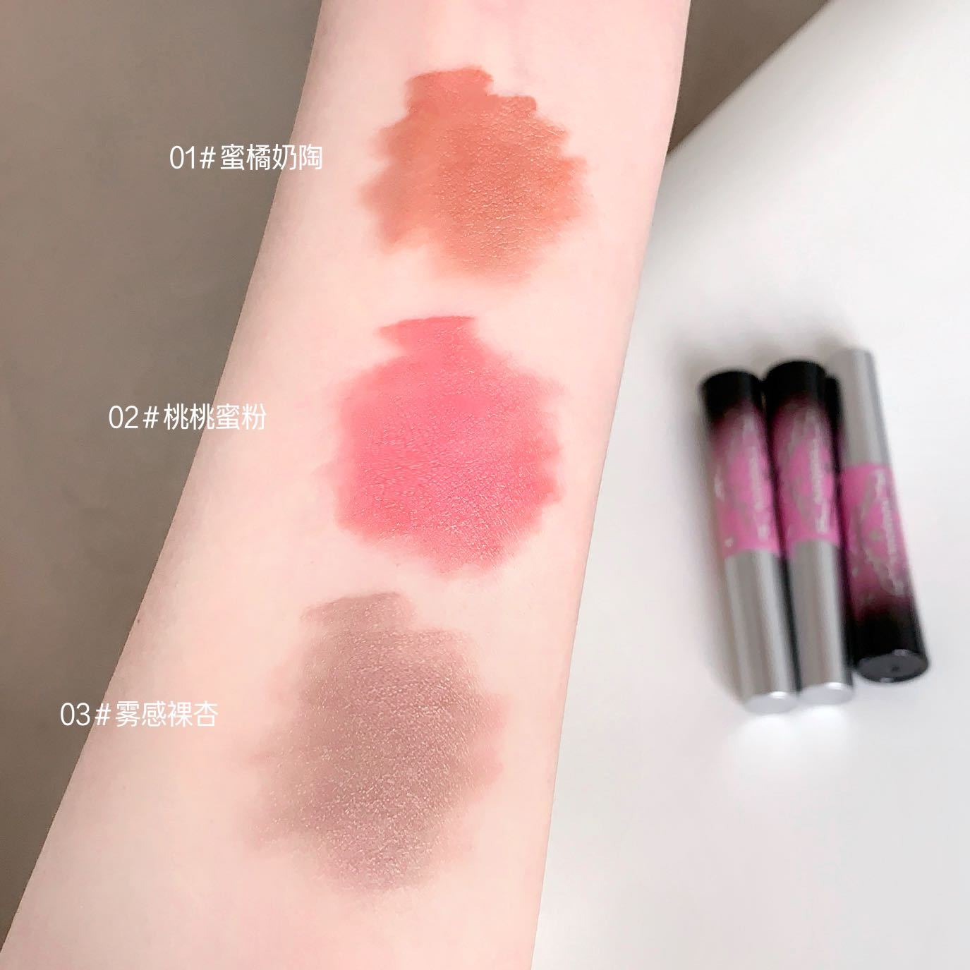 Kodyboll moldeo esmalte labial líquido niebla mate seco no es fácil de descolorar niebla suave lápiz labial al por mayor image 5
