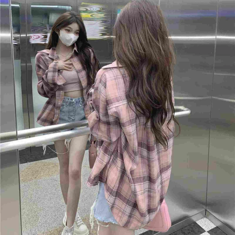 Розовая матовая рубашка Женский новый 2024 осень в клетку средний длинный свободный топ с длинными рукавами