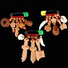 儿童宝宝婴儿随身生肖木雕桃木刀剑斧葫芦挂件小饰品木制祈福饰品