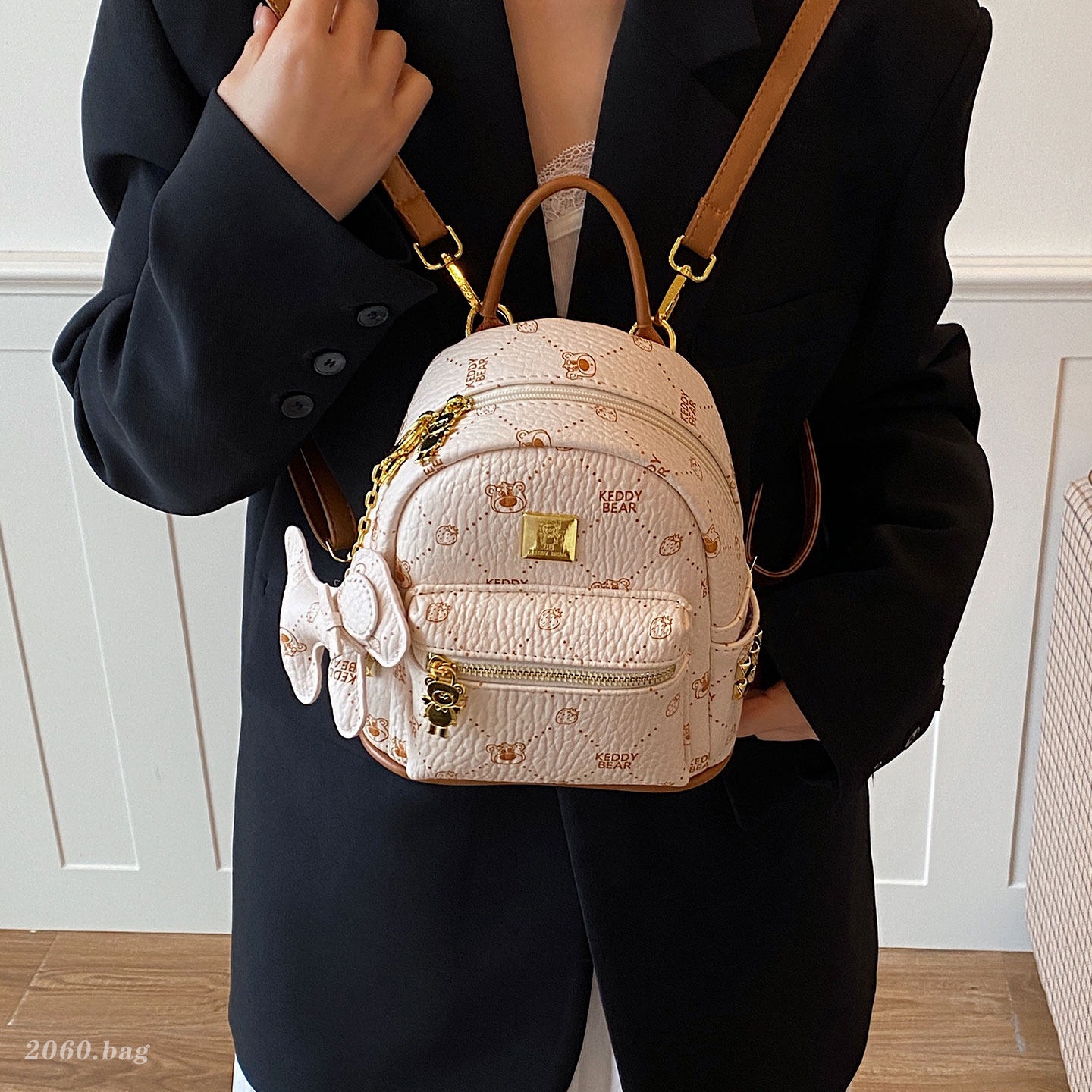 Mochila de moda de mujer verano 2026 popular nicho de hombro único bolso de temperamento versátil nuevo bolso de viaje casual simple
