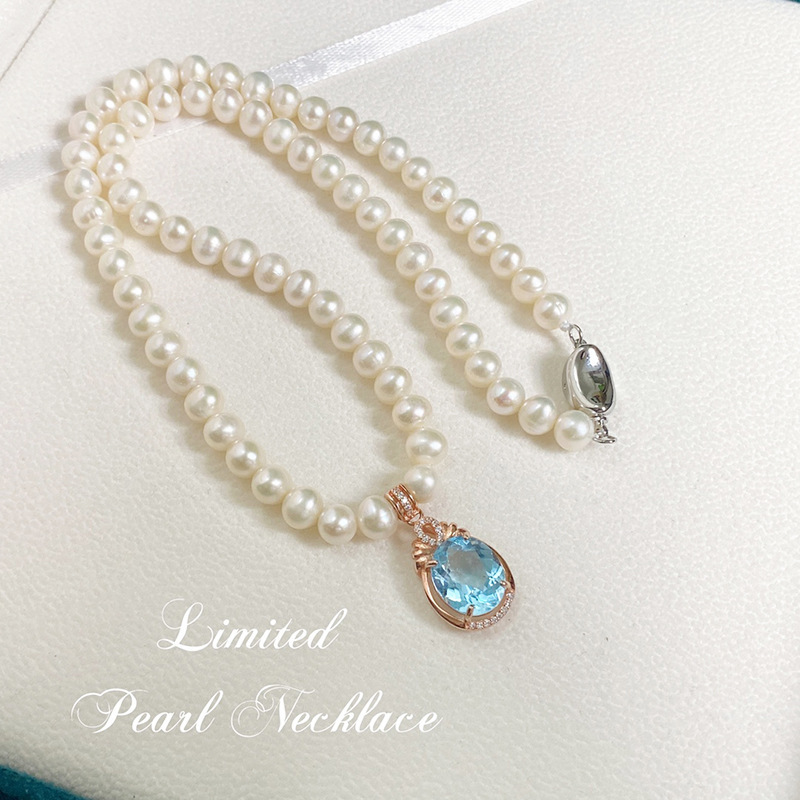 Organic transparent necklace from pearl for mother's day
