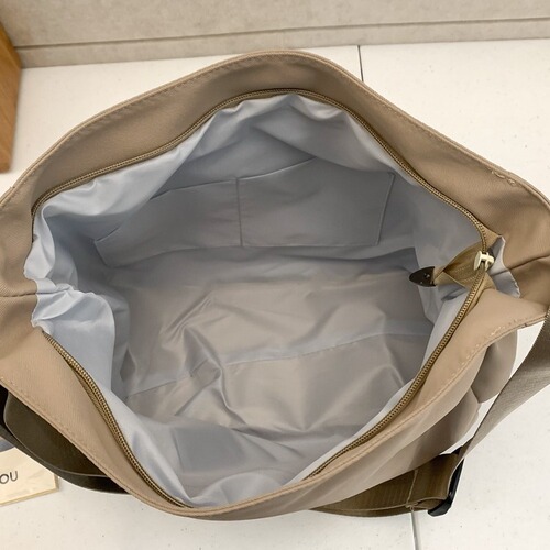 Snack quantity is a pain bag for girls, Japanese-style anime student single-shoulder bag, versatile tutoring bag, uniform bag, cross-body bag.