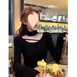 Solid Color Slimming Hot Girl Halterneck Long-Sleeved Tops for Women Spring and Autumn New Niche Design Cut Out Bottoming Pure Lust Shirts