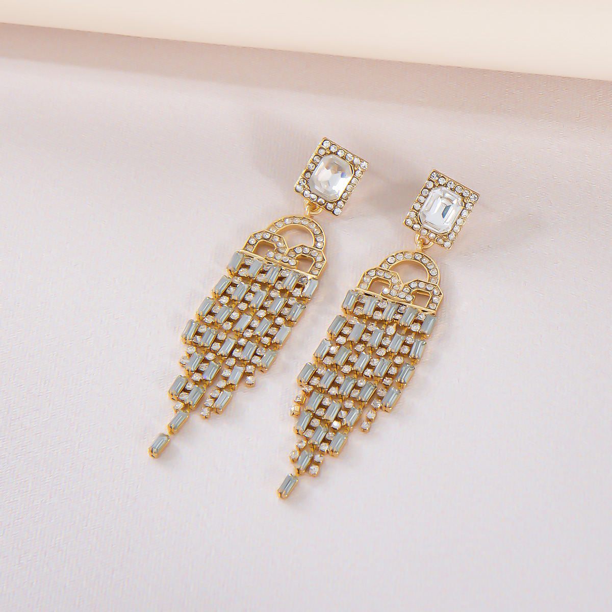 2021 New European And American High-key Dignified Tassel Hipster Luxury Hot Earrings Trendy Earrings Alloy Colorful Crystals Long display picture 7