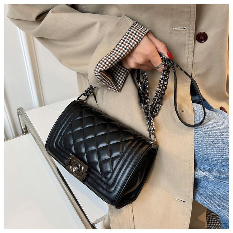 Bolsa de ombro feminina estilo coreano com corrente transversal_voghion.com
