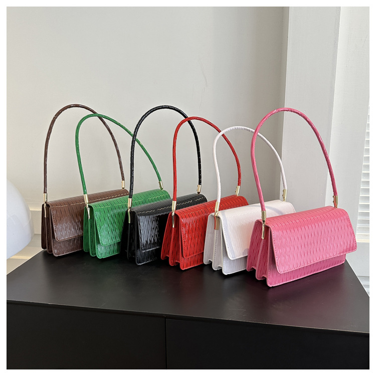 Shoulder bag for leisure