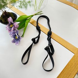 블랙 숄더 스트랩