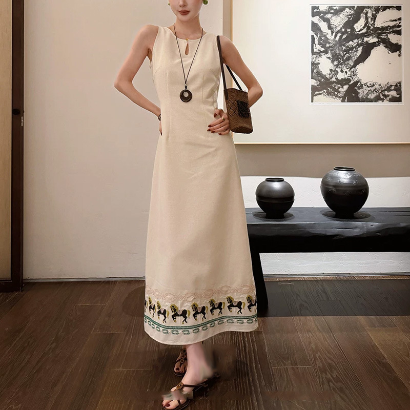 【Changtingwai】Cotton and Linen Embroidered Dress for Women, Summer A-Line Waist-Cinching Slim-Fit Sleeveless Top, Vintage Long Dress
