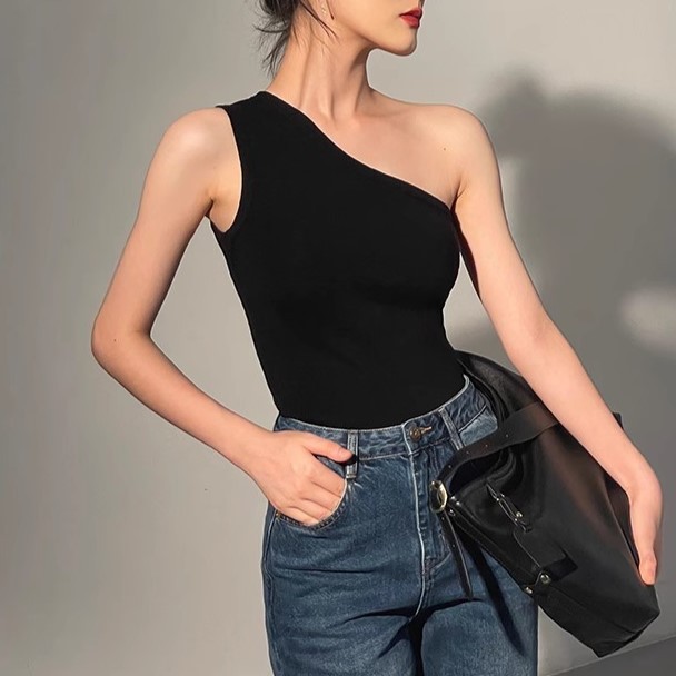 ブロガーの肩のベストの上着の女性の绢糸の半分の肩の白い夏の中でニットの肩のキャミソールを组みます。|undefined