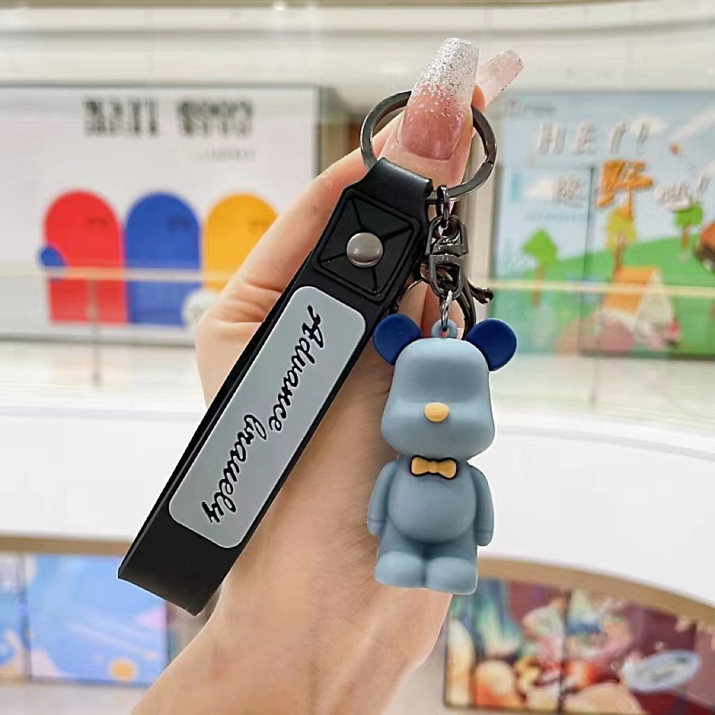 Caricatura violenta oso colgante llavero de PVC colgante llave de goma blanda juegos de videojuegos de muñeca ciudad pequeño regalo pequeño regalo