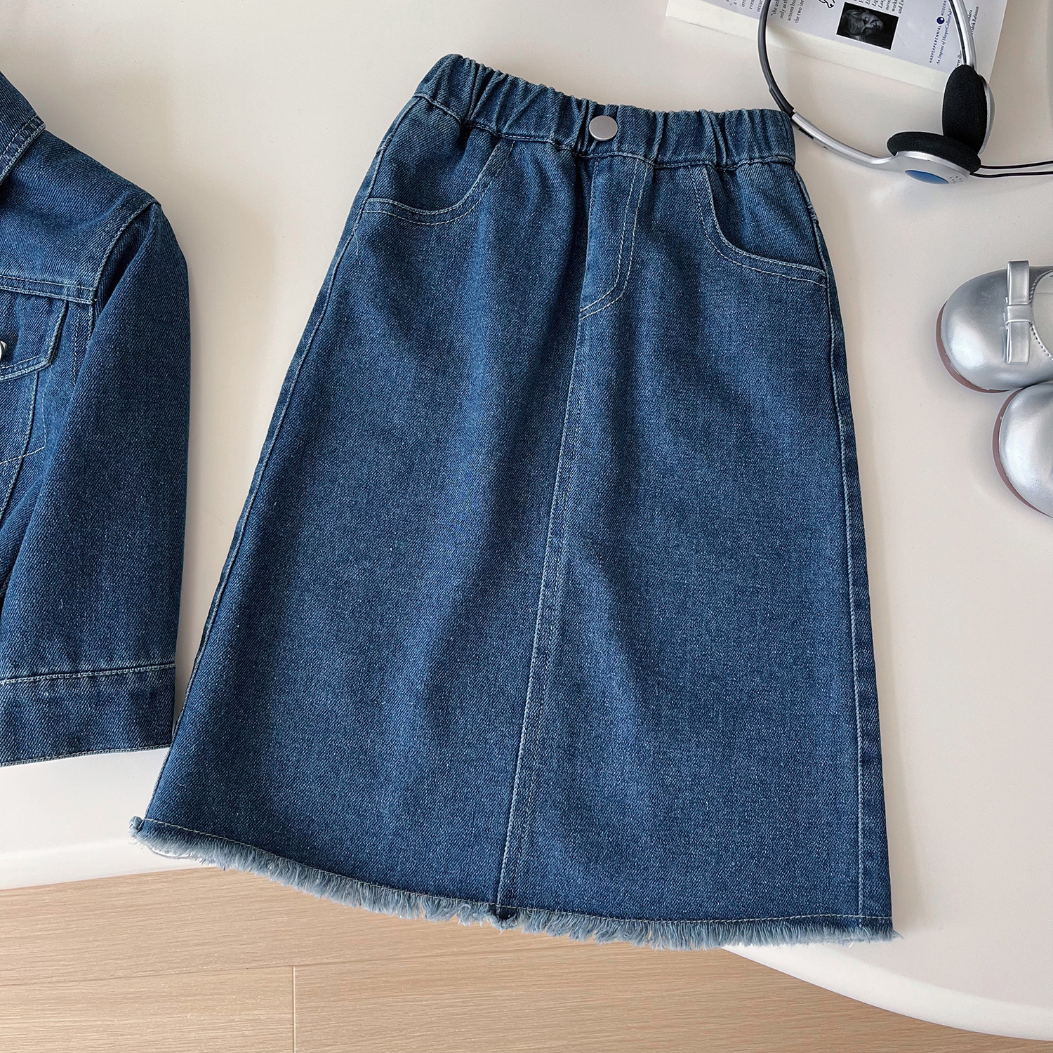 2024 Herbst neue koreanische Version Mädchen Einreiher Top langen Rock Baby Casual Denim Set 67385_voghion.com