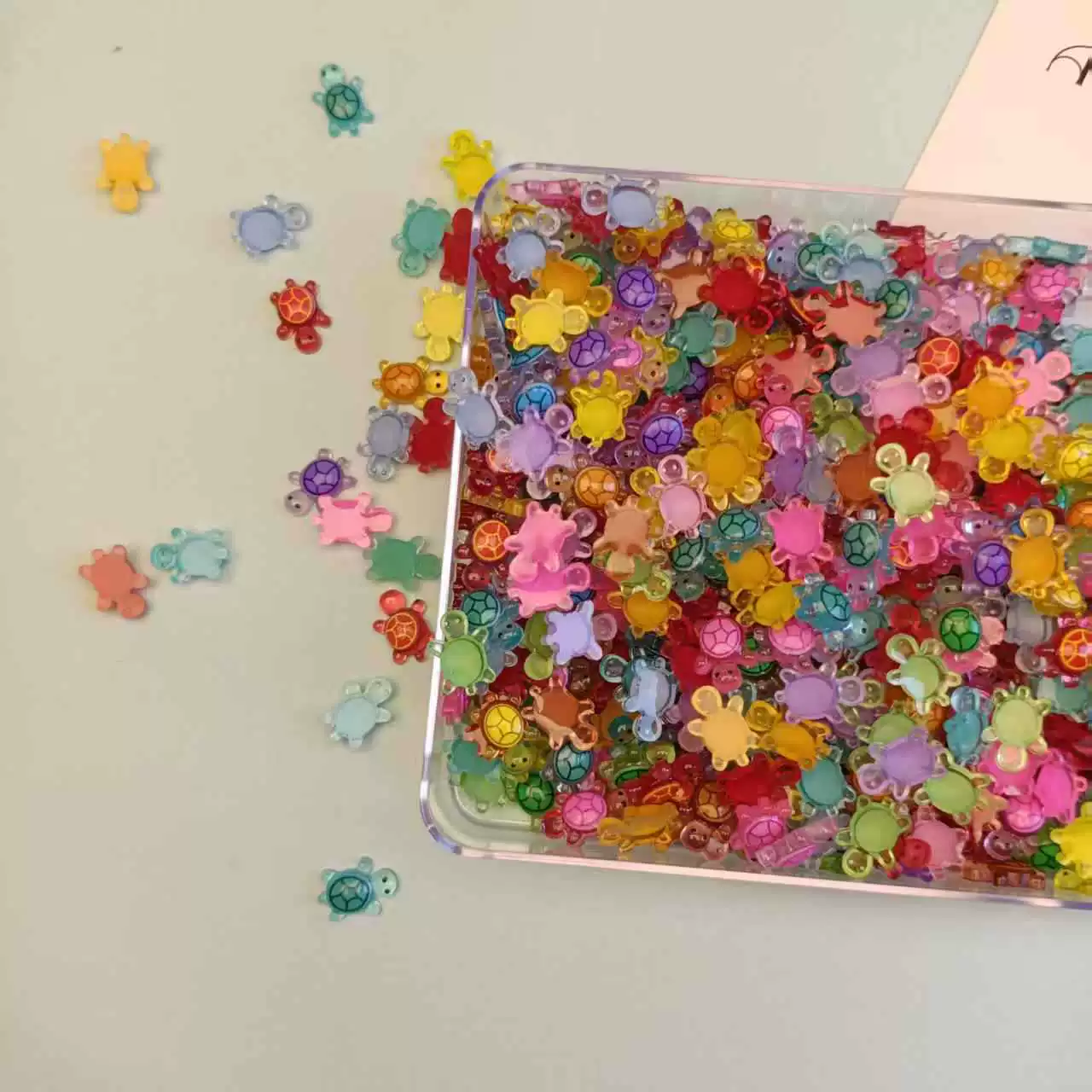 Мультяшная мини-светящаяся маленькая черепаха, аксессуары из смолы, чехол для мобильного телефона, маникюр, носимые ногти, слепая коробка, слепая сумка, сопряжение, прямая трансляция