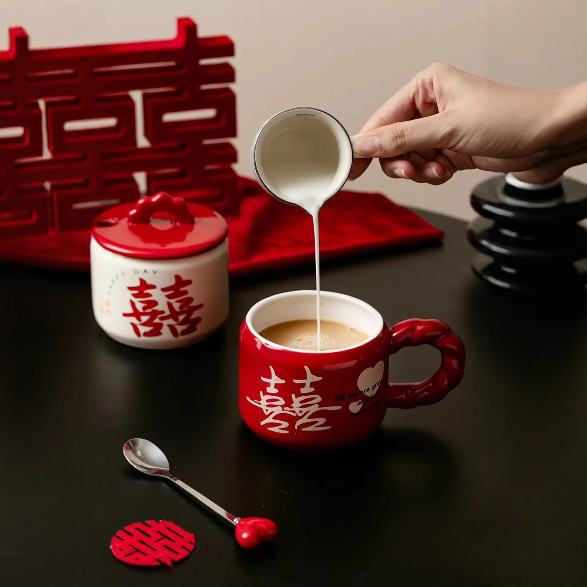 Regalos de boda chinos, tazas de cerámica, personajes rojos felices, tazas de cuchara con tapa, cajas de regalo, tazas de boda premium de alto valor