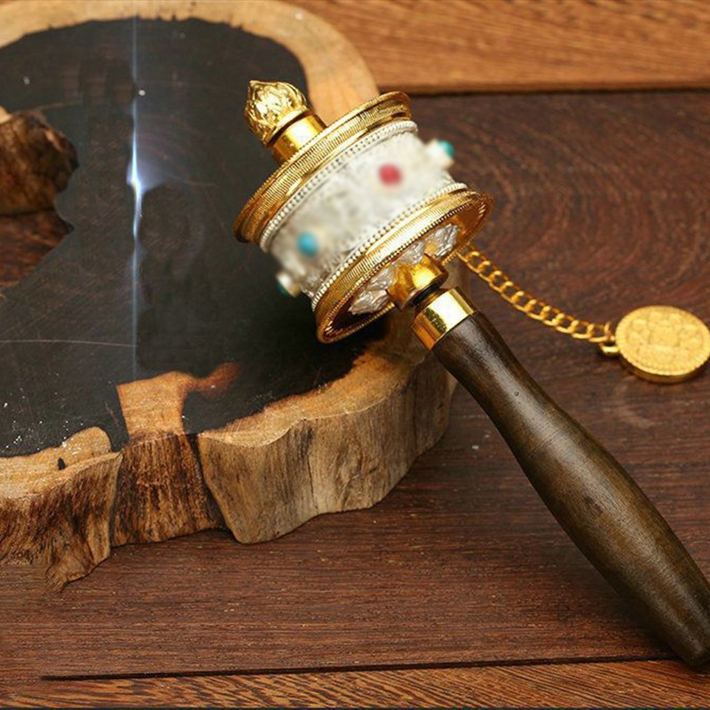 Tibetan prayer wheel, simple handheld golden wheel, Lhasa-style golden bucket, Tibetan-style golden prayer cylinder, Tibetan region travel photography prop, decorative piece