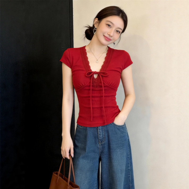 Retro Red Lace V-Neck Lace-Up Short-Sleeved T-Shirt for Women in Summer, Slightly Fat, Plus Size, Slim-Fitting, Elegant Top