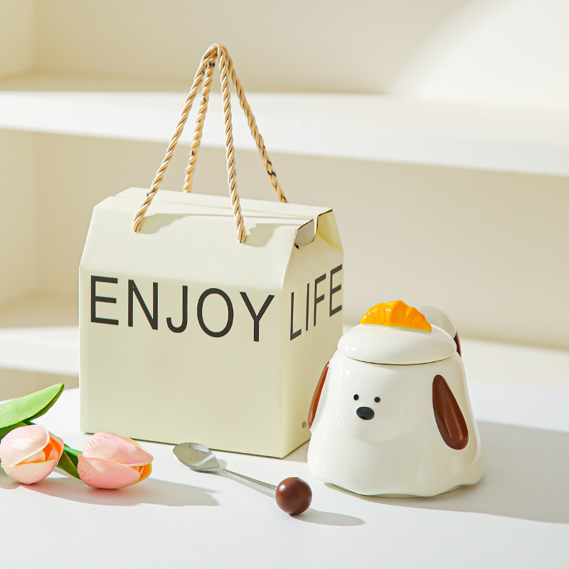 Cartoon dibujado a mano bolsas de corn de perro tazas de oficina encantadoras con tazas de agua cubiertas tazas de desayuno casero regalo de mano