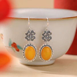 耳钉;戒指;吊坠