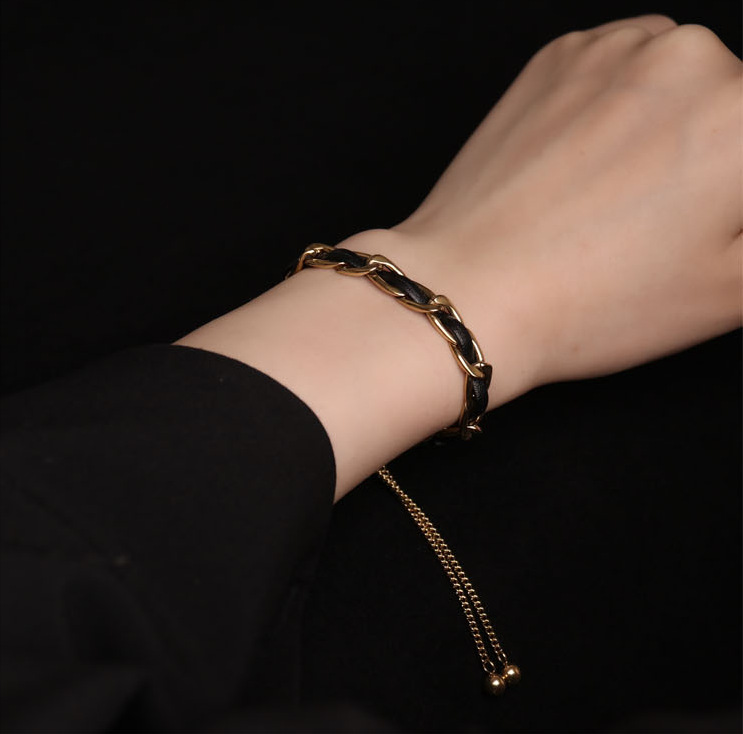 Großhandel Schmuck Hit Farbe Geflochtene Goldene Perlen Quaste Titanstahl Verstellbares Armband Nihaojewelry display picture 4