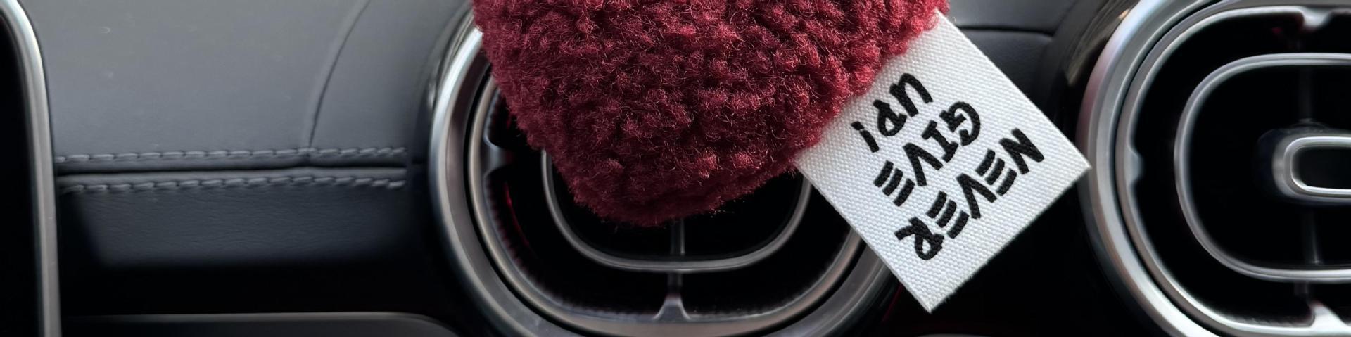 Car plush love ornaments heart-shaped cute center console car ornaments girls car interior decorations