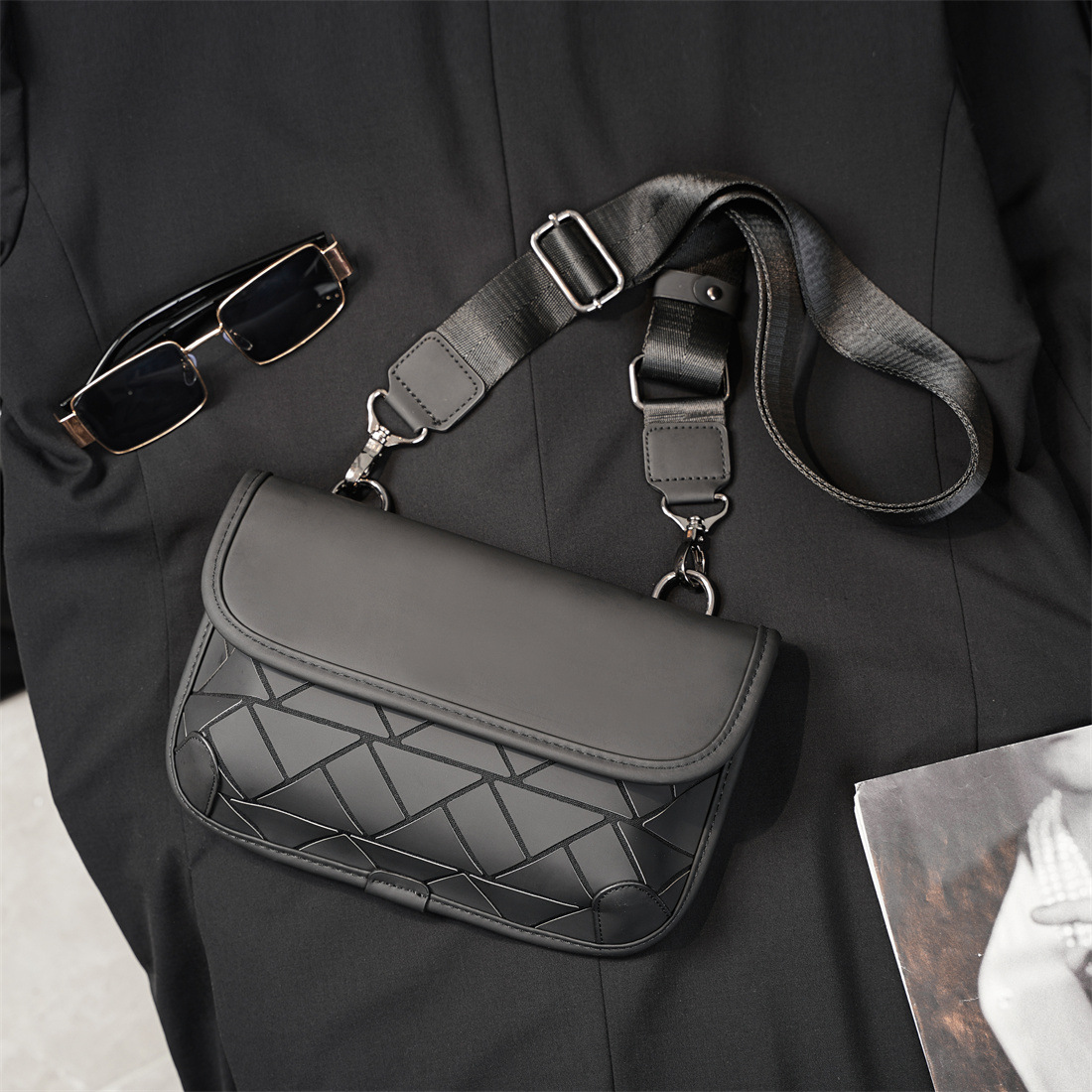 300g Weight Polyester Lining Material Weave Fashion Element Flip Cover Closure Type Sling Strap Strap Type Shoulder Bag Bags Type Casual, Daily, Shopping Occasion Pu Leather Material Plaid, Solid Color Pattern All Seasons Season Men's Gender Classic Style Style Square Shape Men's Plaid Solid Color Pu Leather Weave  Flip Cover Shoulder Bag 3