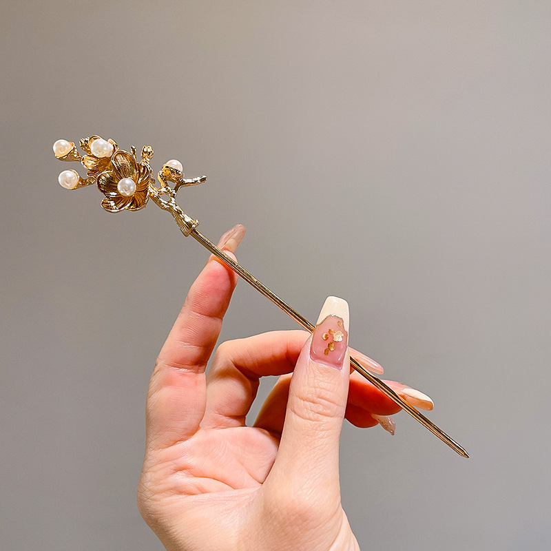 新しい中国風の古代スタイルのヘアピン女性のためのマグノリアの花のヘアピンタッセルステップロッカー 2025 新しい中国風のチャイナドレスのヘアピン頭飾り|undefined