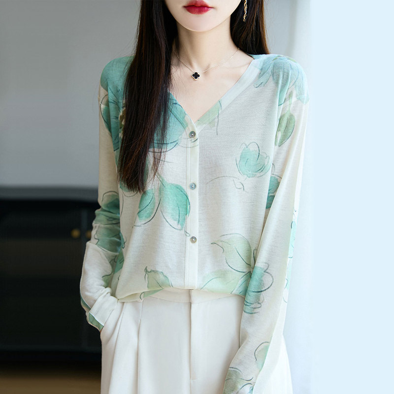 【厂家直供】春秋新款V领晕染提花针织开衫毛衣女宽松外搭上衣潮|undefined