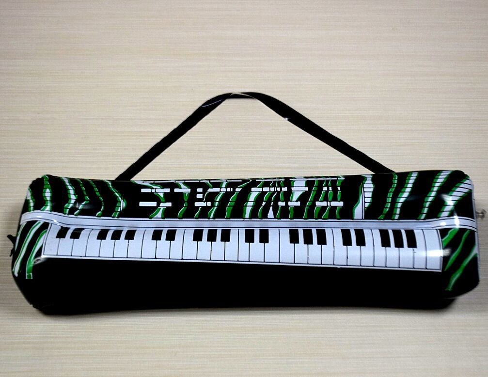 Guitarra infláble de llamas de colores europeos y estadounidenses para niños instrumentos musicales de escenario accesorios para niños interés para cultivar juguetes inflables al por mayor