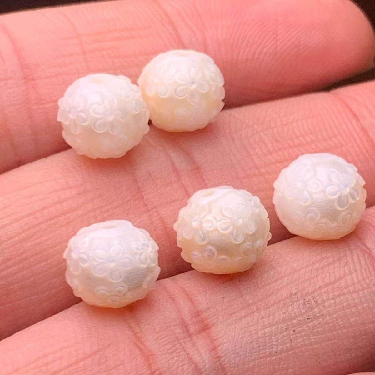 Natural Freshwater Pearl Carving Plum Blossom Beads Parting Beads Diy Wen Play Jewelry All-match Accessories
