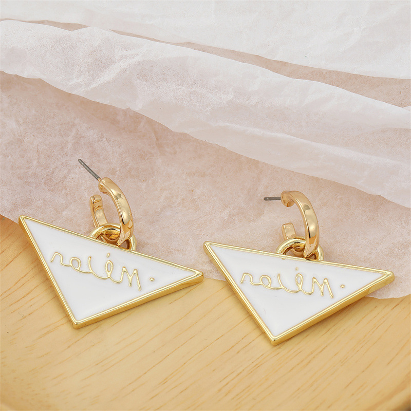 Retro Trend Metal Letter Triangle Dripping Geometric Circle Earrings display picture 2