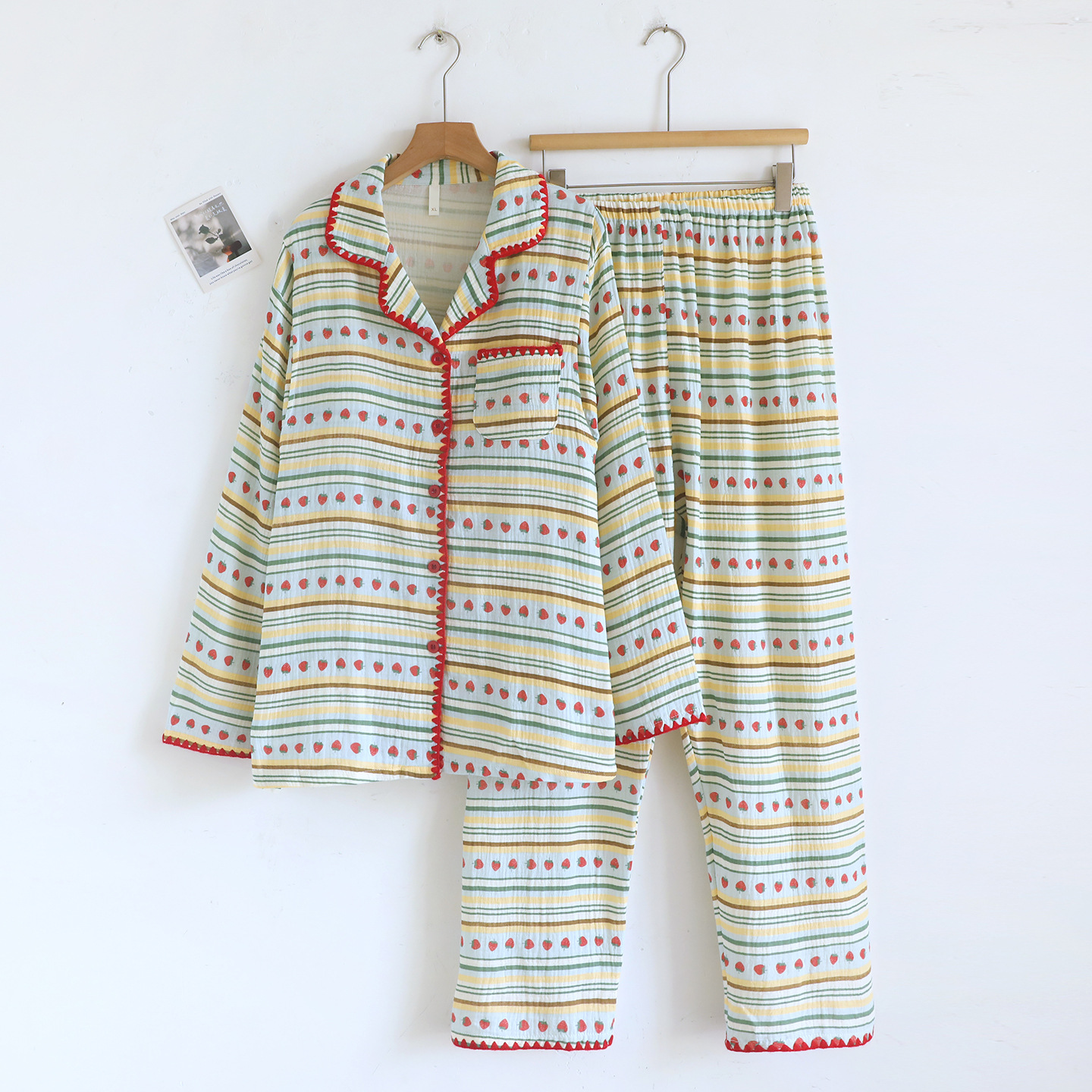 [removable breast pad] striped strawberry / M